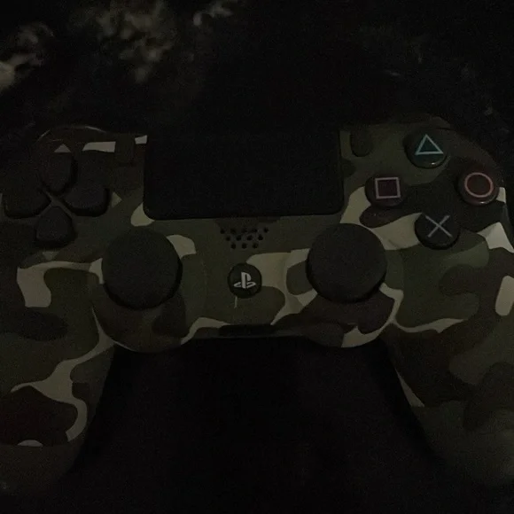PS4 controller - Picture 4 of 4